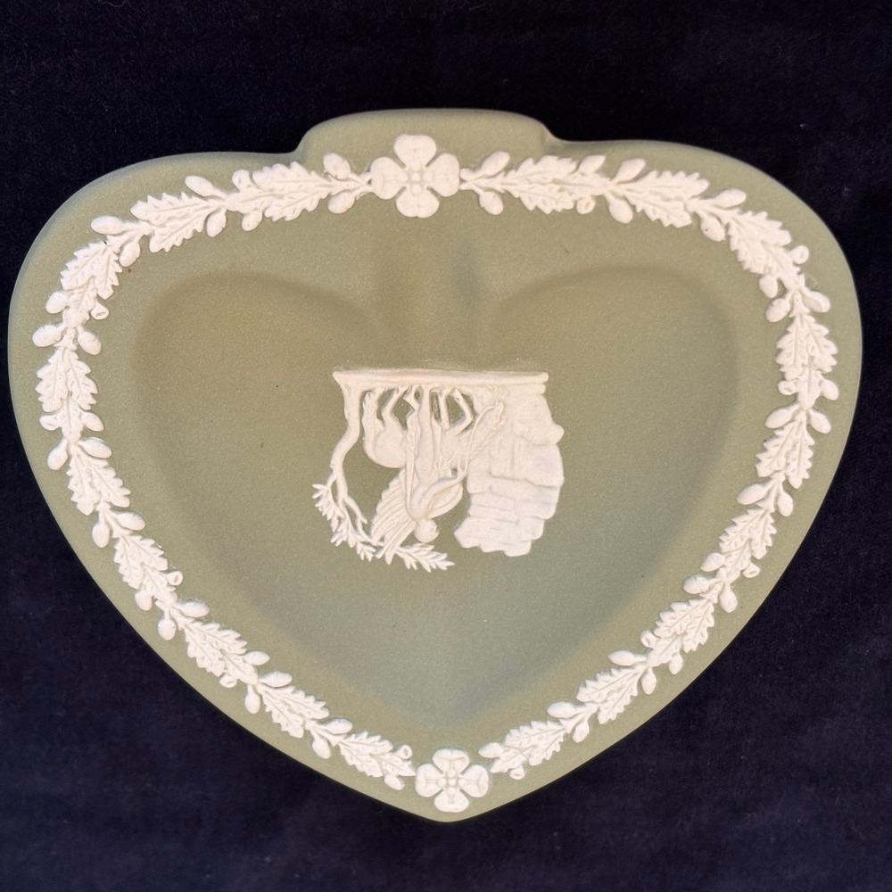 Wedgwood J2000 2494 Spade Tray Sage Green Jasperware Trinket Dish